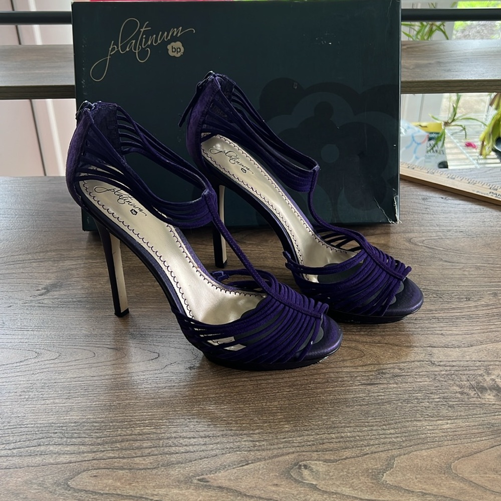 Platinum 5 inch stiletto heel purple suede sandals size 8 1/2